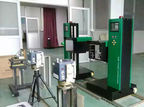 如何檢測(cè)及調(diào)整汽車(chē)前照燈近光光束垂直偏移